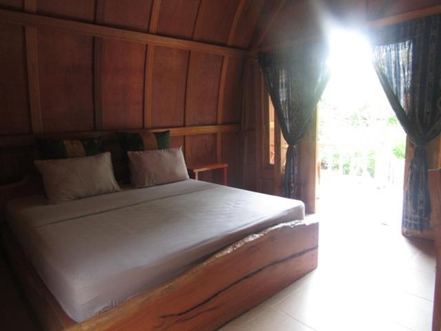 Bale Jukung Bed and Breakfast Tanjung  Εξωτερικό φωτογραφία